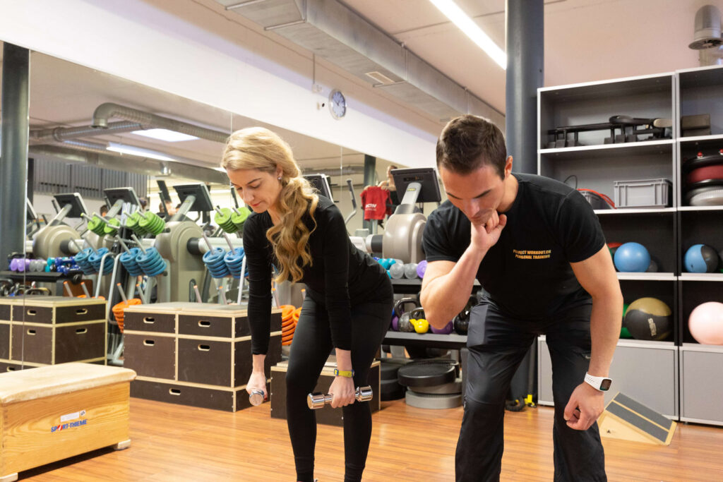 Effektive Trainingsmethoden für Kraft, Ausdauer und Gewichtsreduktion im Personal Training.